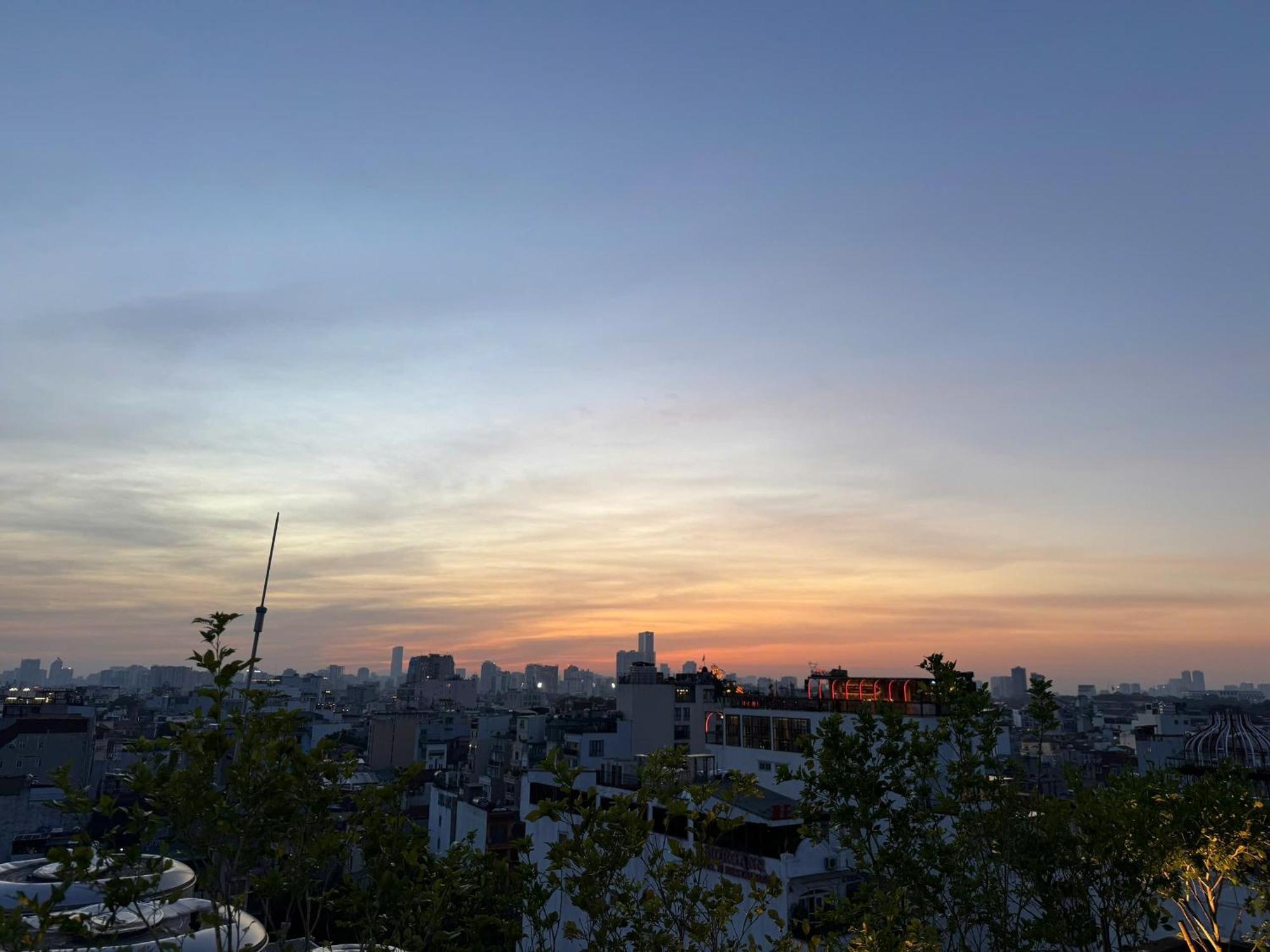 Golden Lotus Luxury Hotel Hanoi Exterior photo