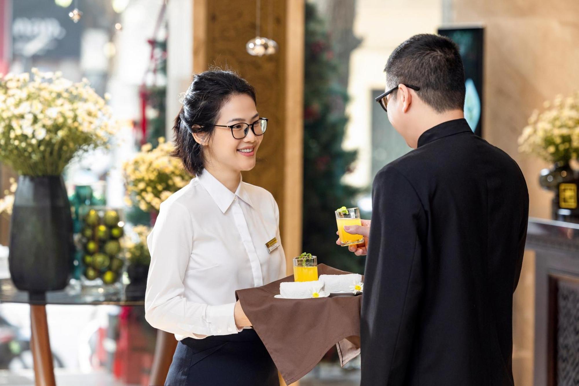 Golden Lotus Luxury Hotel Hanoi Exterior photo