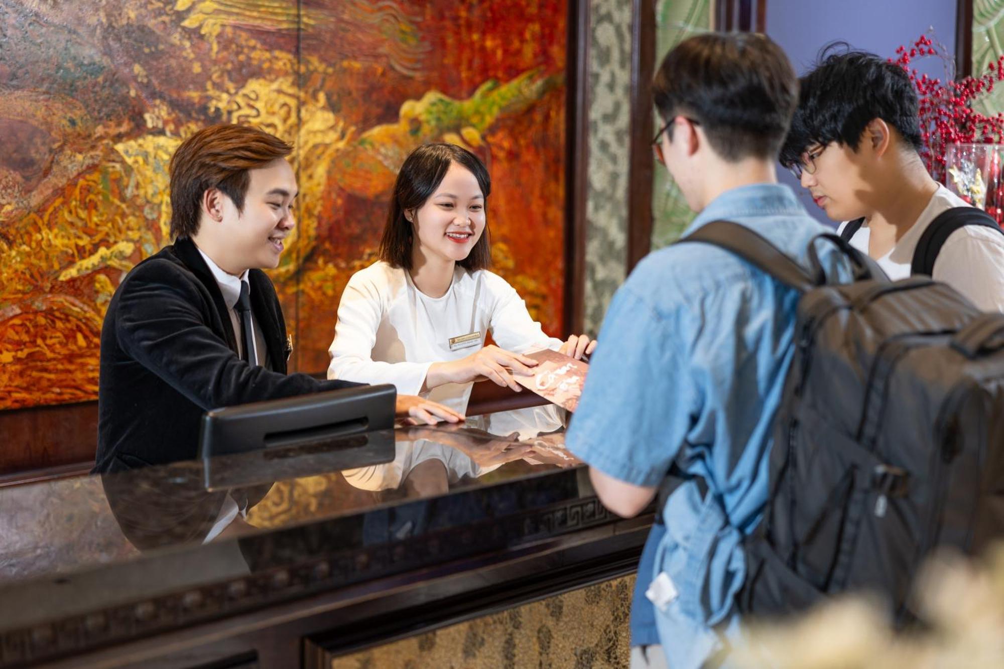 Golden Lotus Luxury Hotel Hanoi Exterior photo